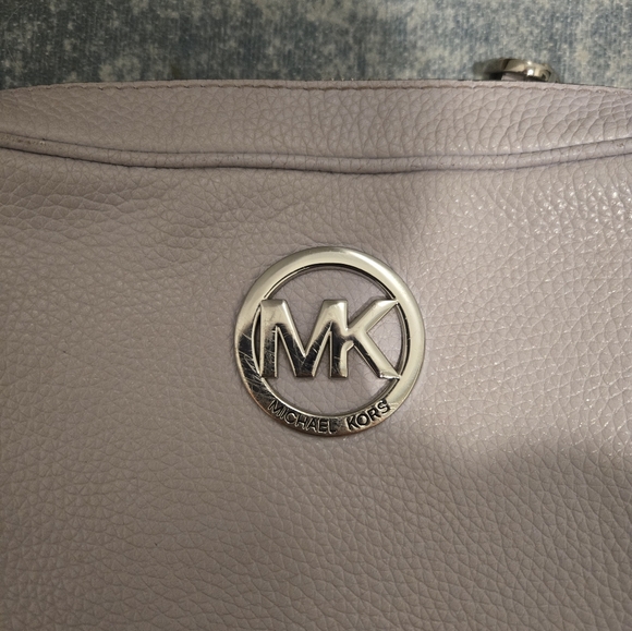 Michael Kors Crossbody Bag! - Picture 3 of 7